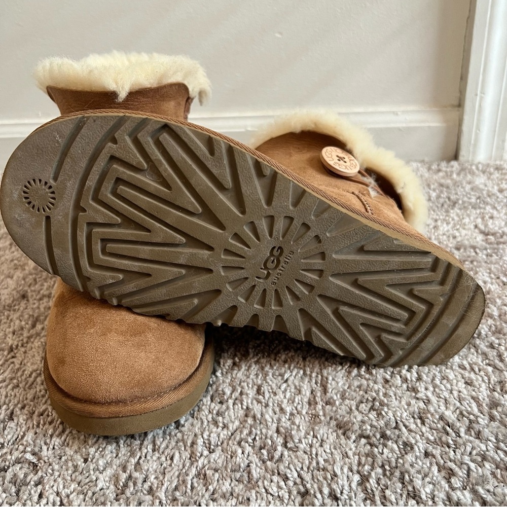 {UGG} mini Bailey button boots - chestnut brown - Picture 5 of 9